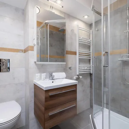 Classic & Elegant Moniuszki In By Renters Διαμέρισμα Krasków